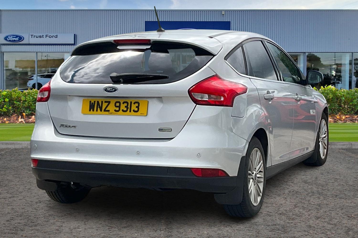 Ford FOCUS Photo 3