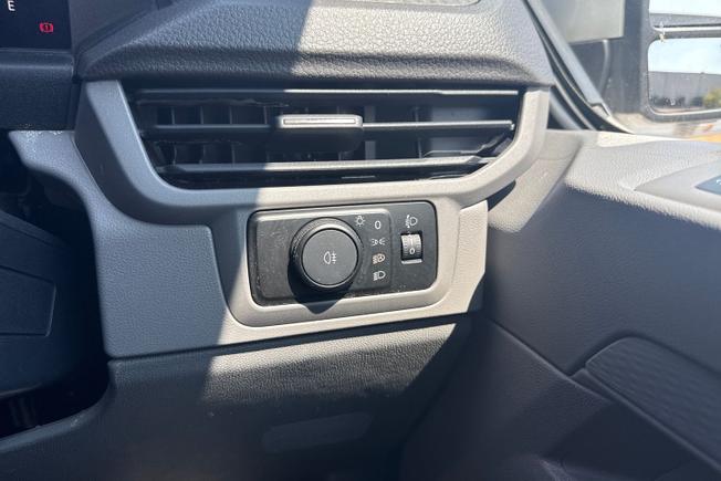VOLKSWAGEN Transporter Photo 37
