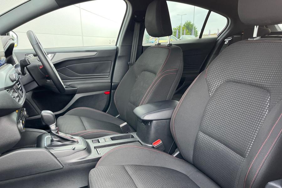 Ford FOCUS Photo autoimg-94a7528c77186fa6936cdbb1b546f90165342db0.jpg