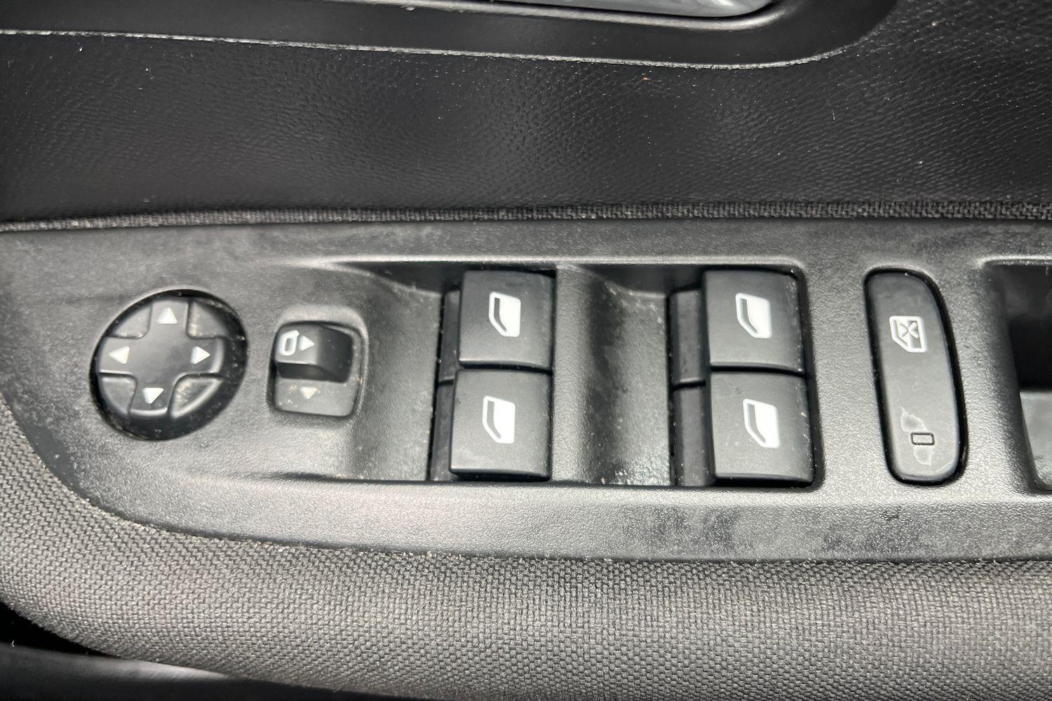 Peugeot 208 Photo 15