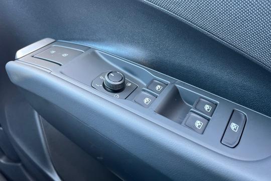 Volkswagen T-roc Photo autoimg-94aad9222419aca0577c286369c0e50c1c77ff3b.jpg