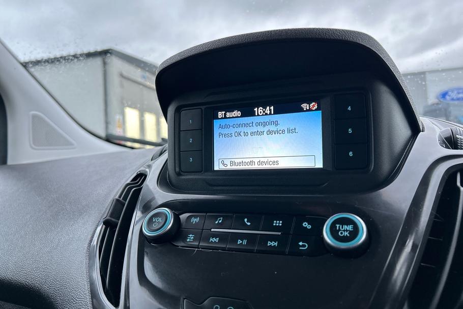 Used Ford TRANSIT COURIER 17