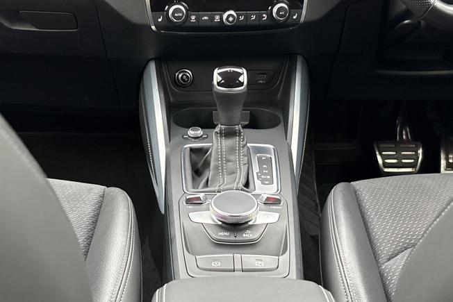 AUDI Sq2 Photo 31
