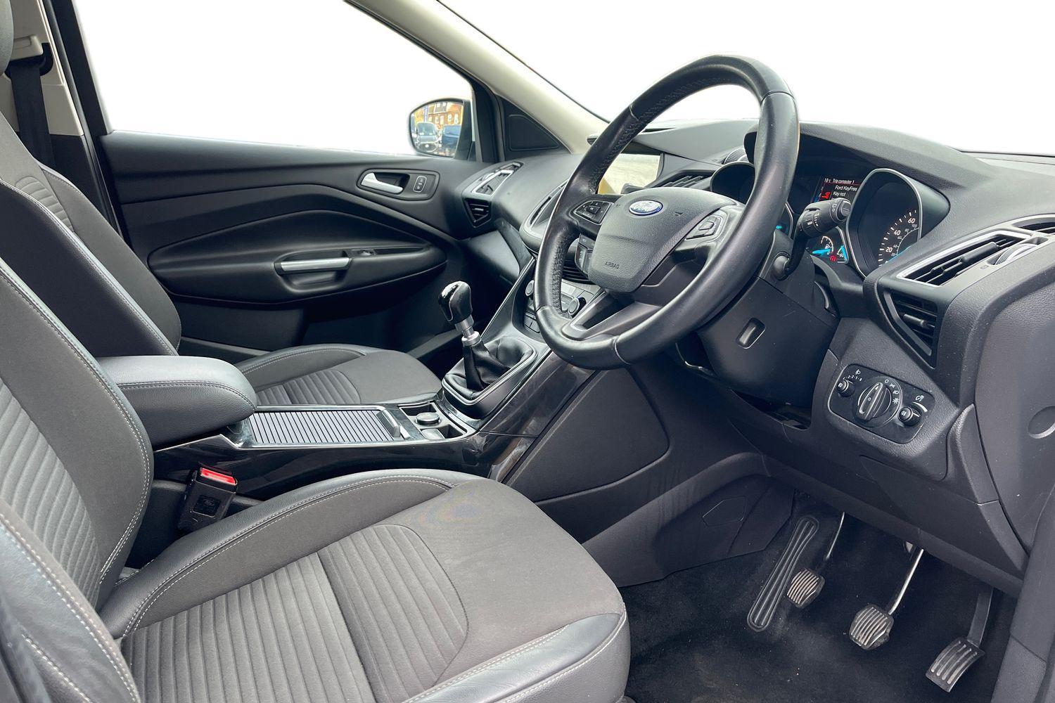 Ford KUGA Photo 8