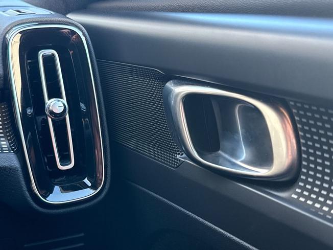 VOLVO Xc40 Photo 47