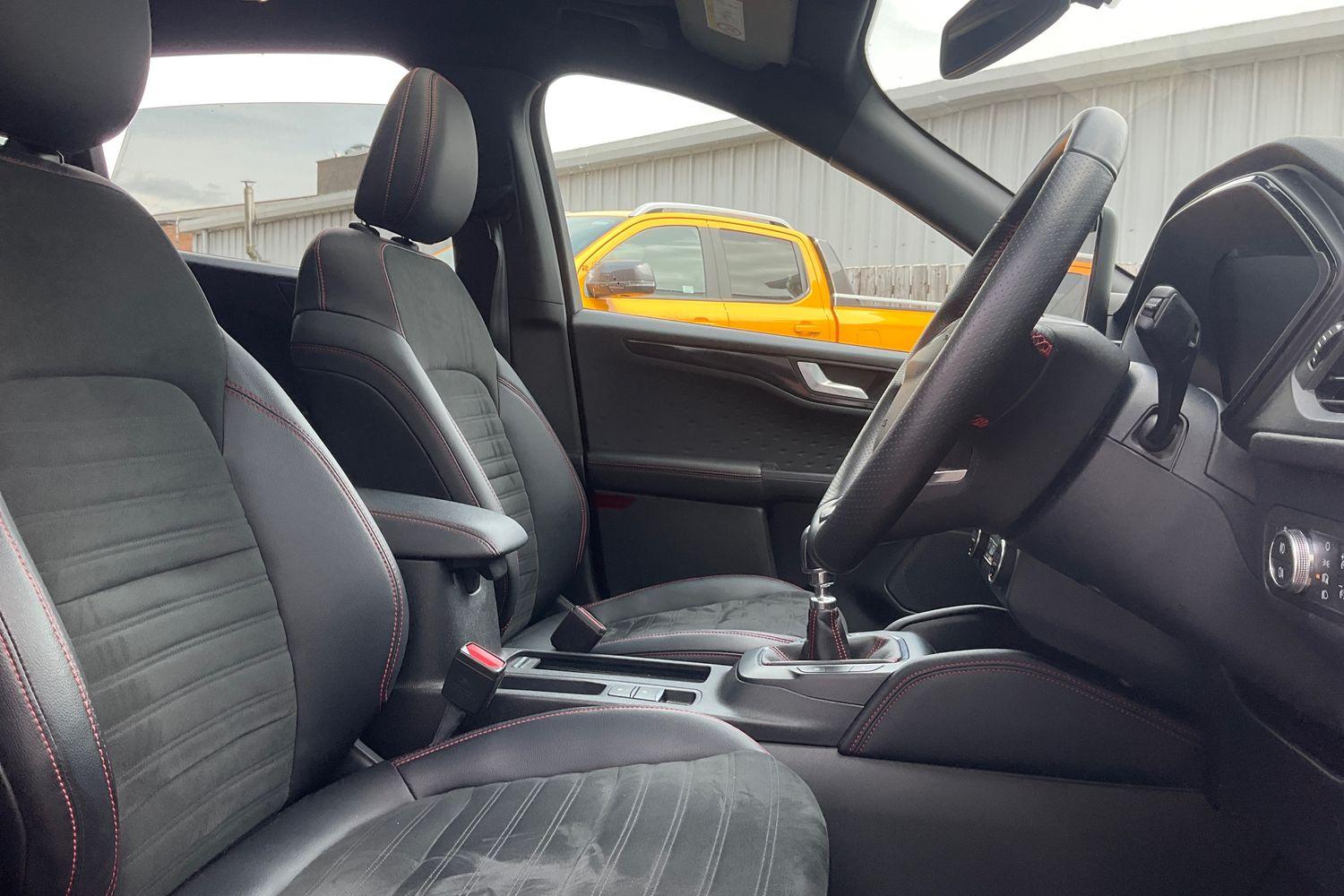 Ford KUGA Photo 16