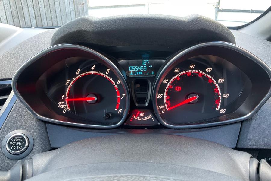 Ford FIESTA Photo autoimg-94b5d6686237d1fab52d9a3c9d0815a8531f1272.jpg