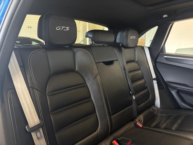 PORSCHE Macan Photo 29