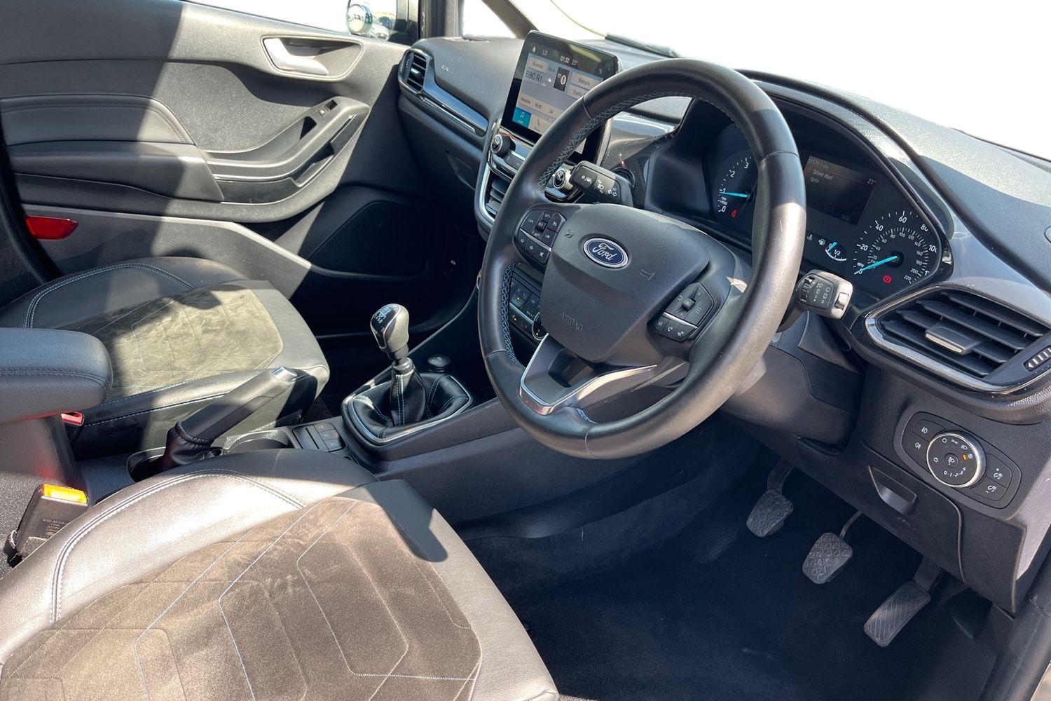 Ford FIESTA Photo 8