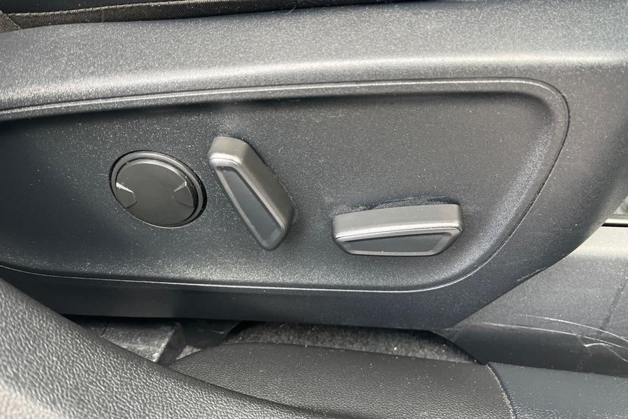 Ford Kuga Photo autoimg-94bc40f0b51eeed00fea224090b2831036498e15.jpg