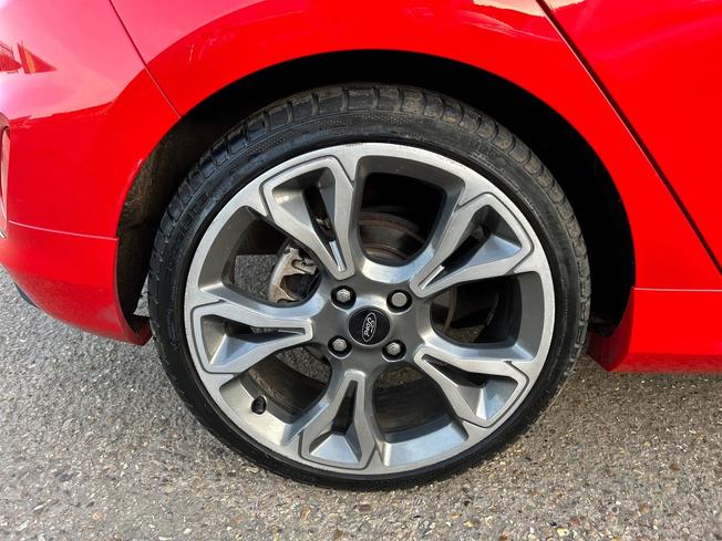FORD Fiesta Photo 28
