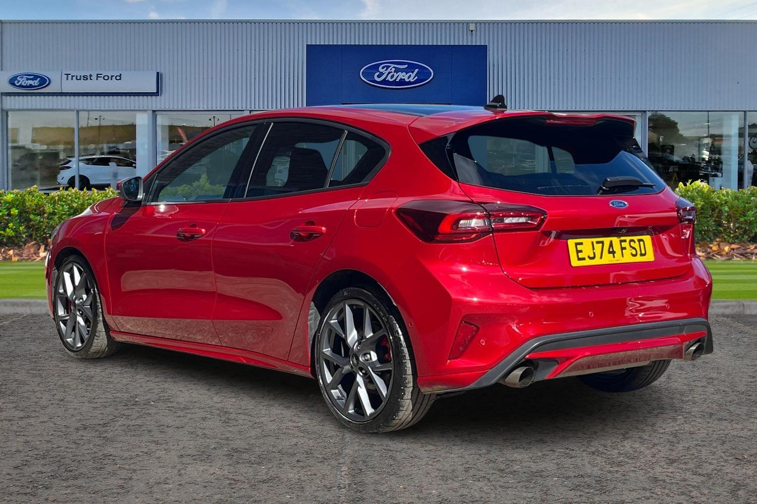 Ford Focus Photo 1
