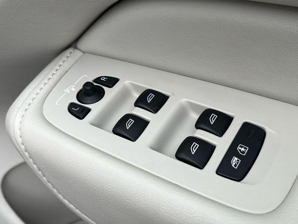 Volvo XC60 Photo autoimg-94c09238fc0f7fba8c7b46a3673b48b59317f005.jpg