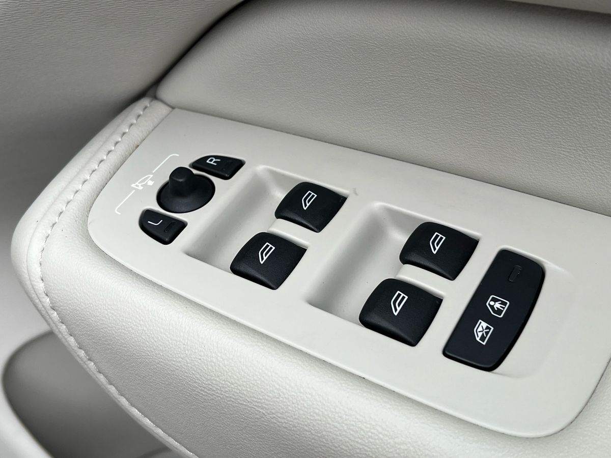 Volvo XC60 Photo 26