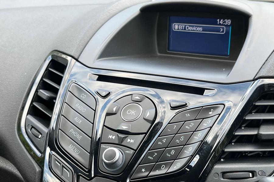 Ford FIESTA Photo autoimg-94c443e92b84fbcd8e0e4f2d08c241b15c268718.jpg