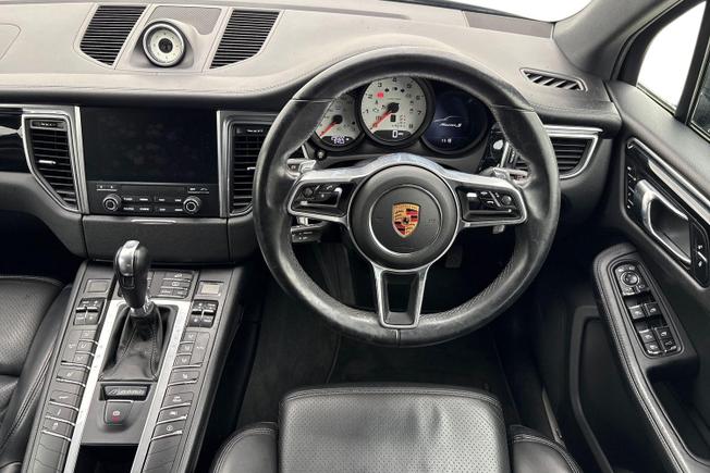PORSCHE Macan Photo 11