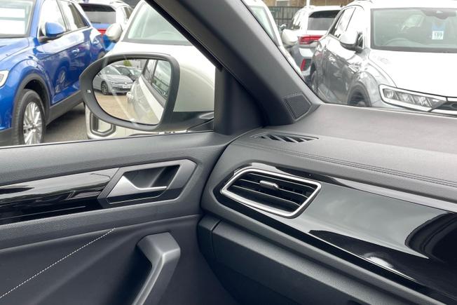 VOLKSWAGEN T-Roc Photo 42