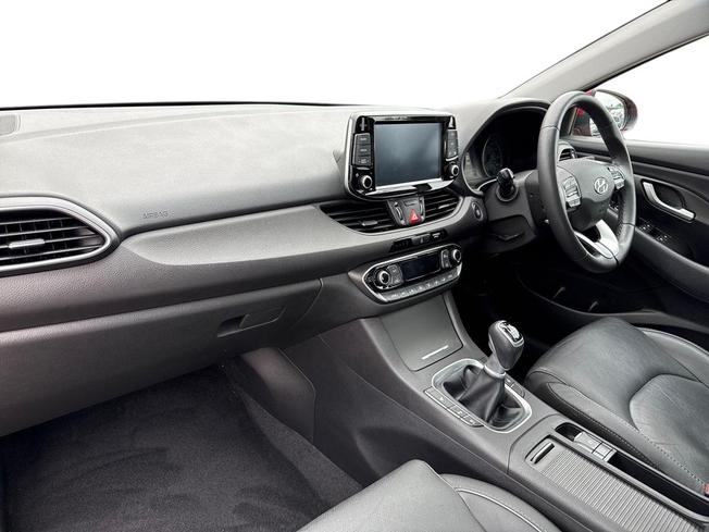 HYUNDAI I30 Photo 2
