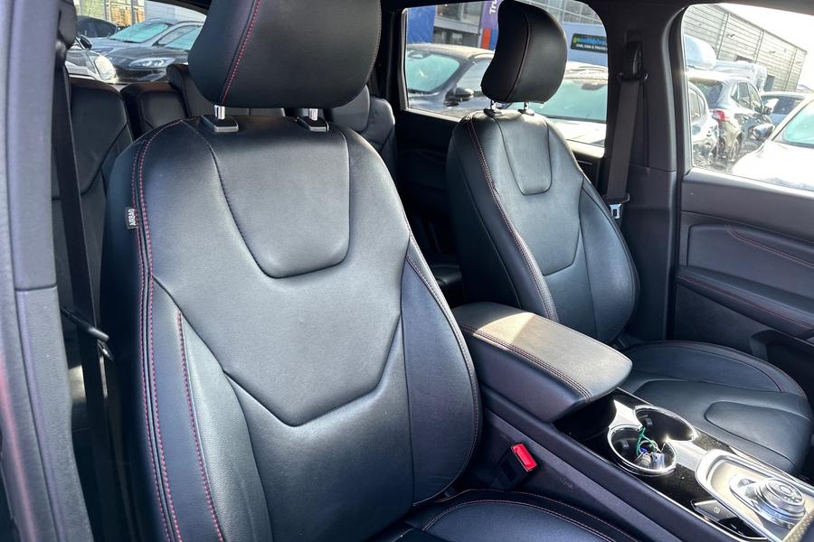Ford S-MAX Photo autoimg-94c8d6f8dec7b32421e2d7c94d751a9b87d80da9.jpg