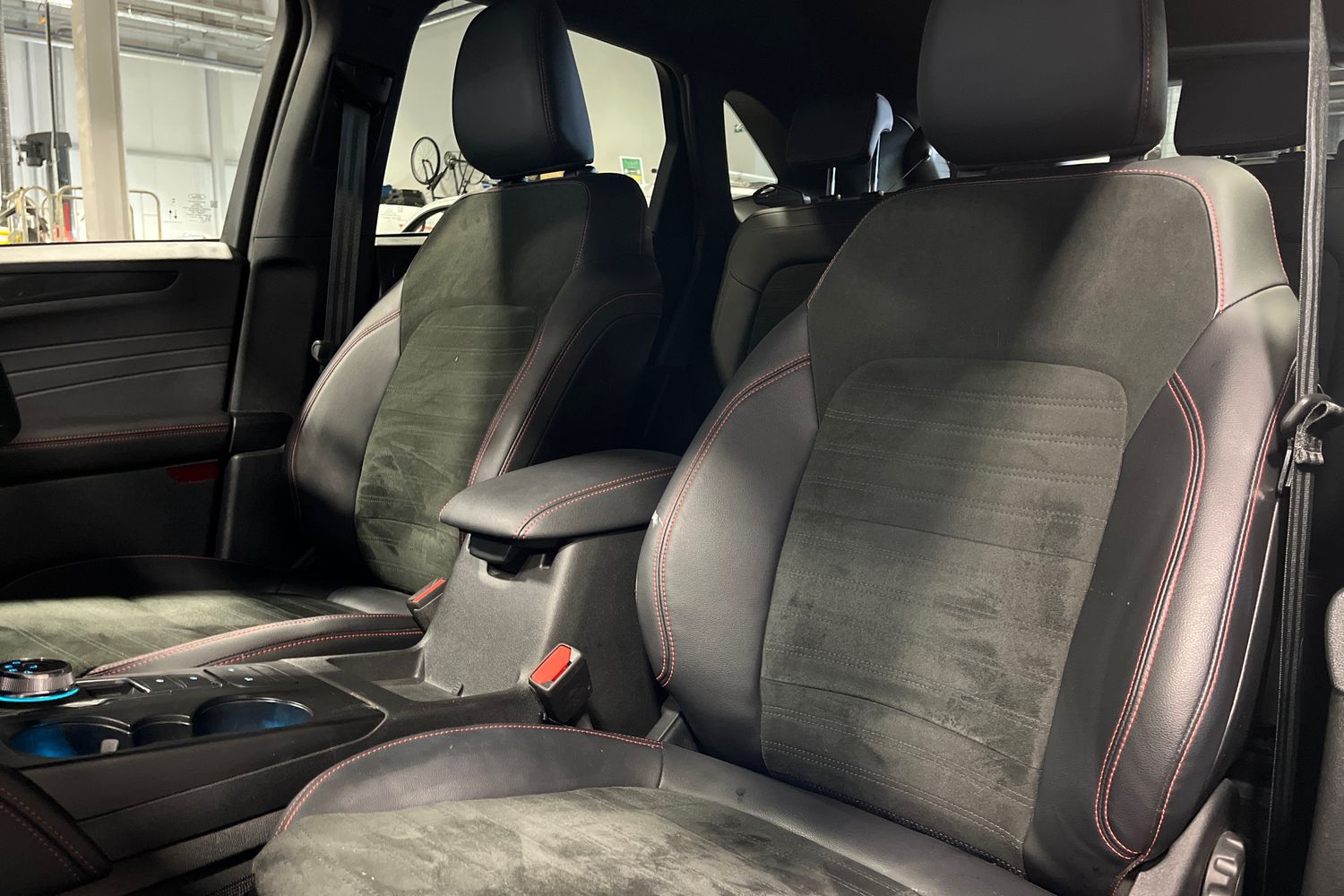 Ford KUGA Photo 18
