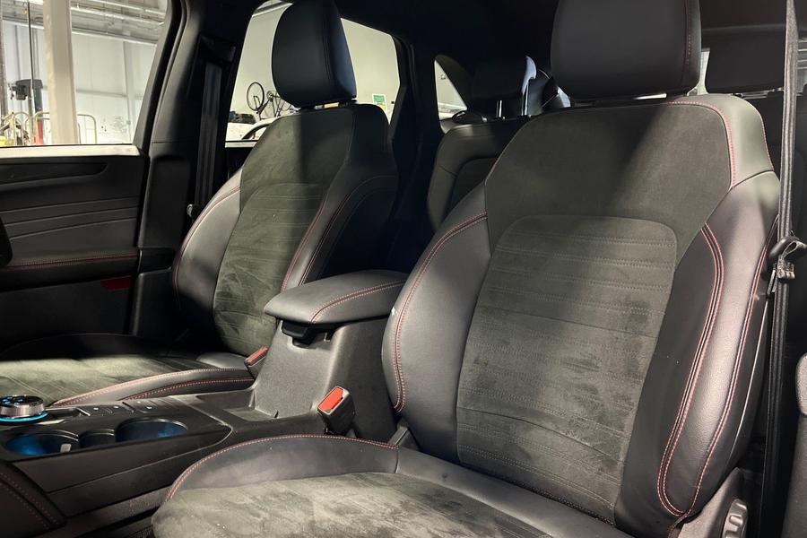 Ford KUGA Photo autoimg-94cc256bb71285f7ea7b5b1d0f9b14b462753b42.jpg