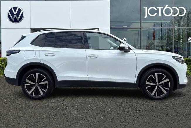 VOLKSWAGEN Tiguan Photo 4