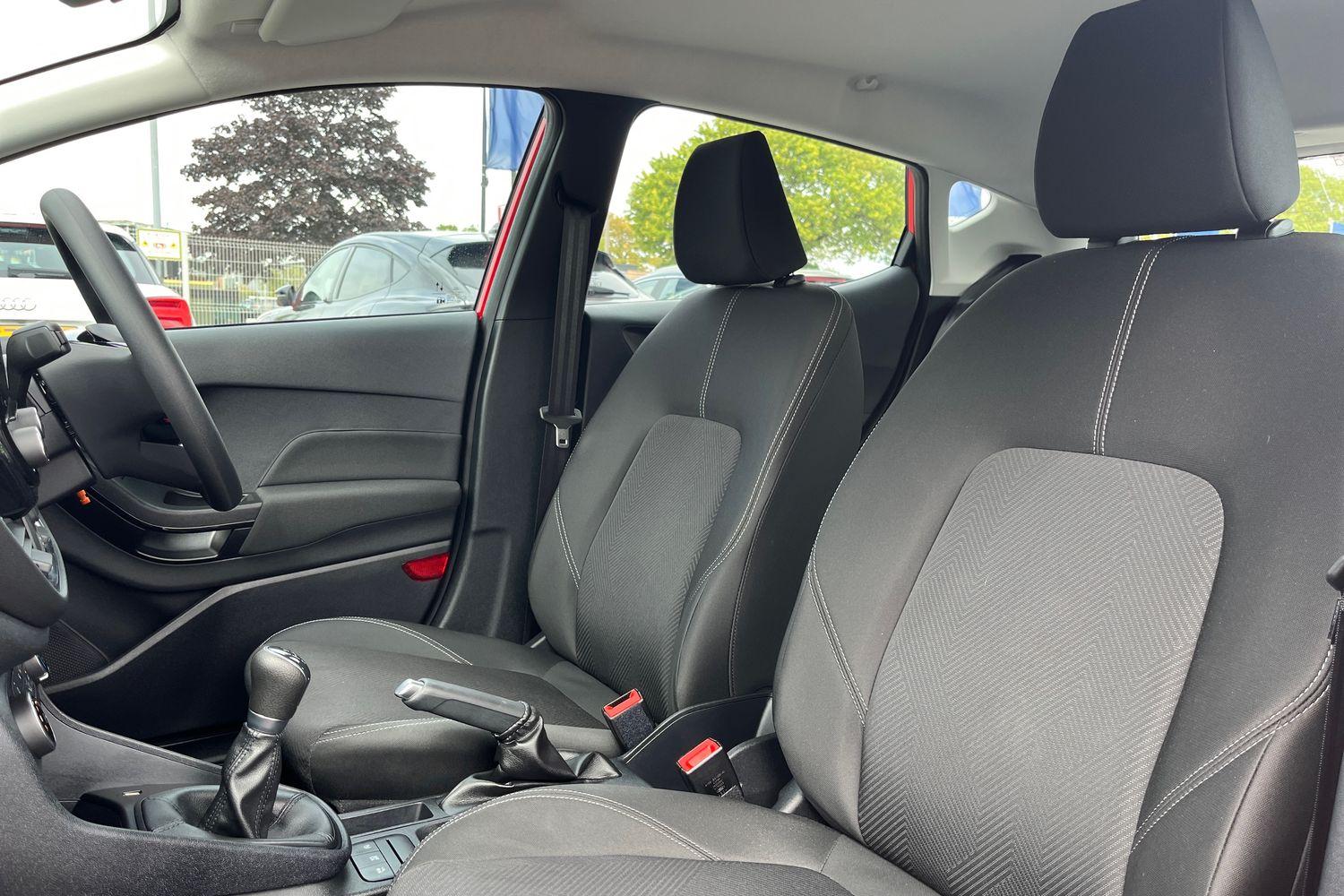 Ford Fiesta Photo 18