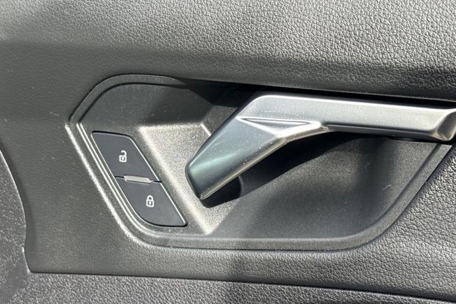 AUDI Q3 Photo 31