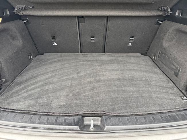 Mercedes-Benz GLA Photo 12