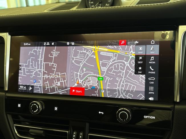 PORSCHE Macan Photo 32