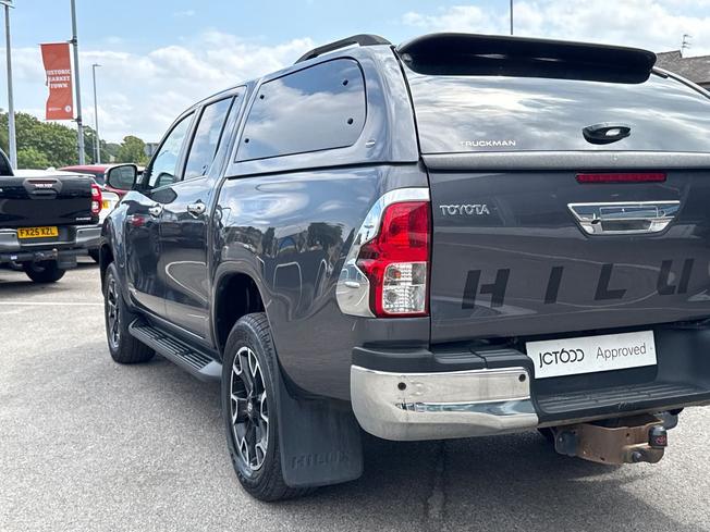 TOYOTA Hilux Photo 32