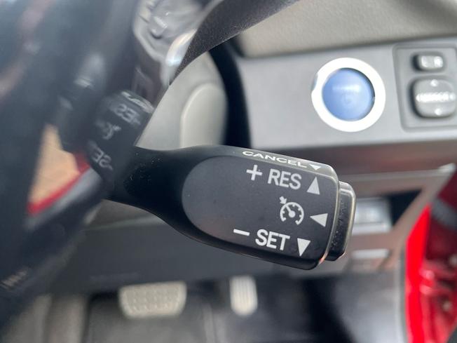TOYOTA Yaris Photo 30