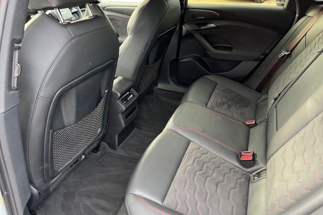 AUDI S6 E-Tron Avant Photo 41