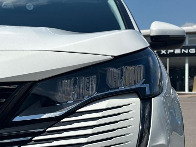 PEUGEOT 5008 Photo 27