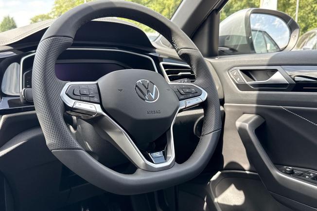 VOLKSWAGEN T-Roc Photo 26