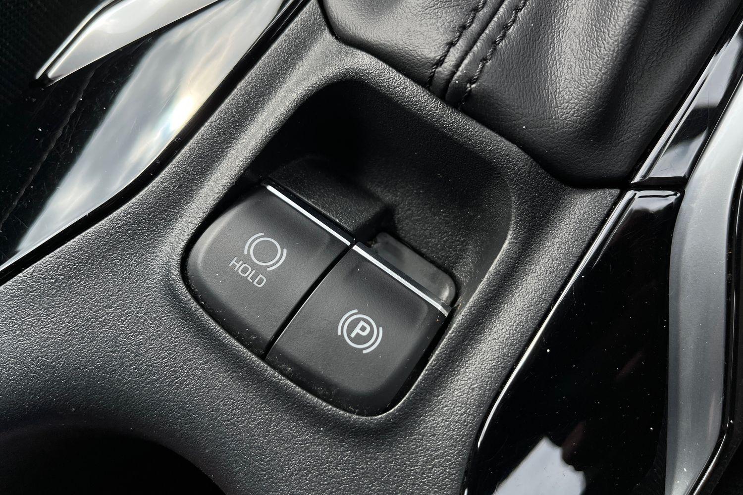 Suzuki Swace Photo 31