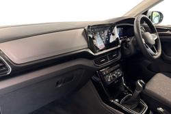 Volkswagen T-Cross Photo 2
