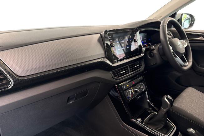 Volkswagen T-Cross Photo 2