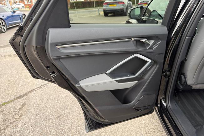 Audi Q3 Photo 38