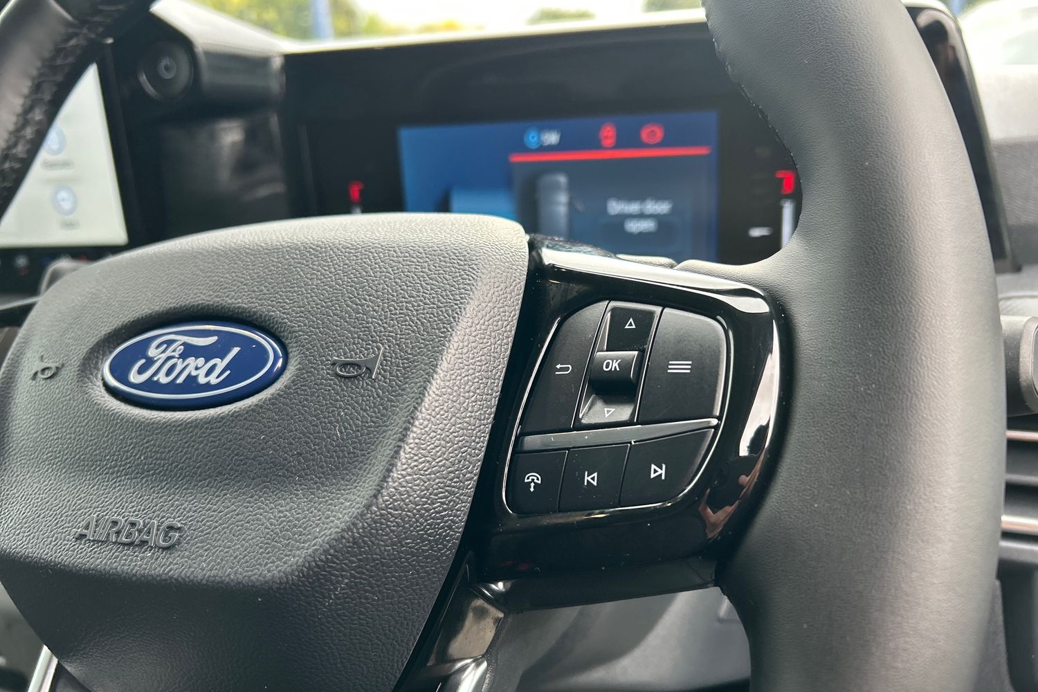 Ford E-TRANSIT CUSTOM Photo 34