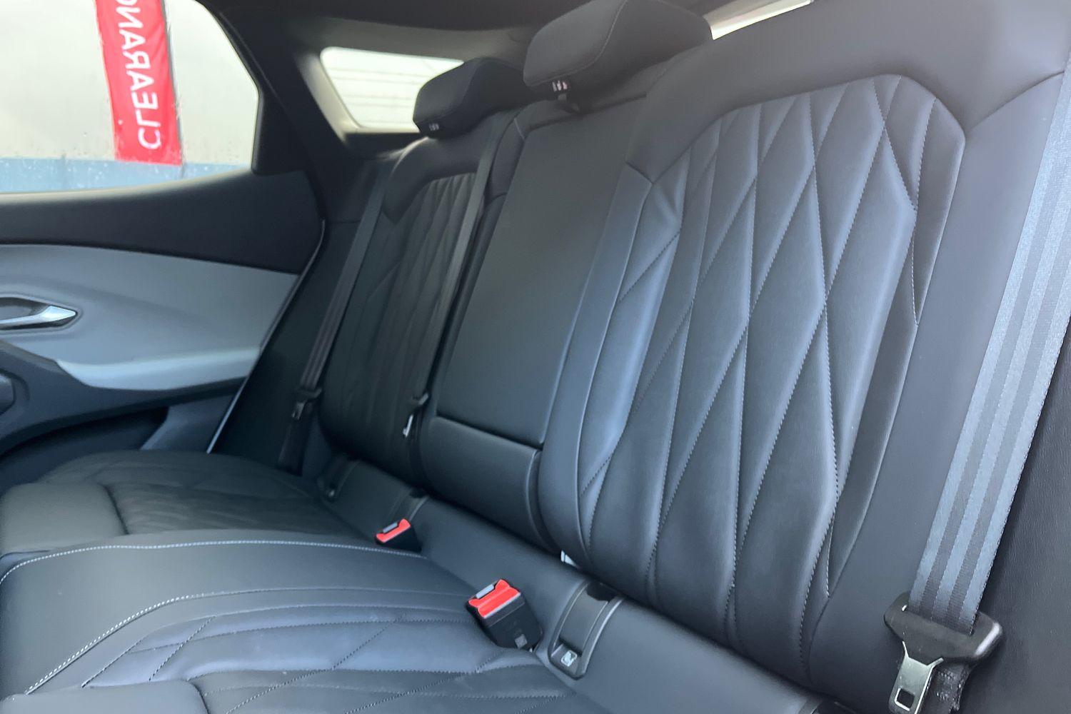 Ford Explorer Photo 19