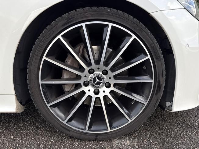 MERCEDES-BENZ E Class Photo 5