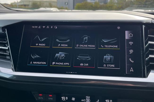 AUDI Q4 E-Tron Photo 13