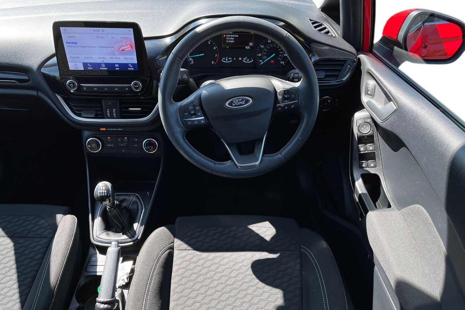 Ford FIESTA Photo 10