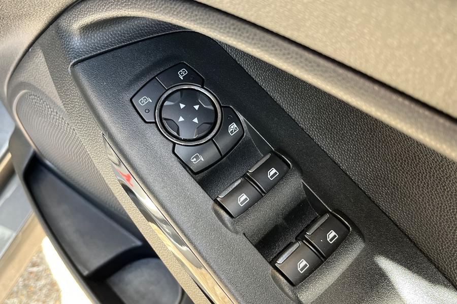 Ford ECOSPORT Photo autoimg-950ed63a2e397e870fd4f4e0b4c2e1f646a3c8ea.jpg