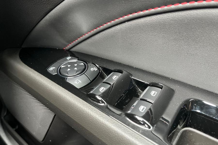 Ford MONDEO Photo autoimg-950f3a16841b370f4052da55910c8be796b3c06c.jpg
