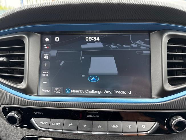 HYUNDAI Ioniq Photo 14