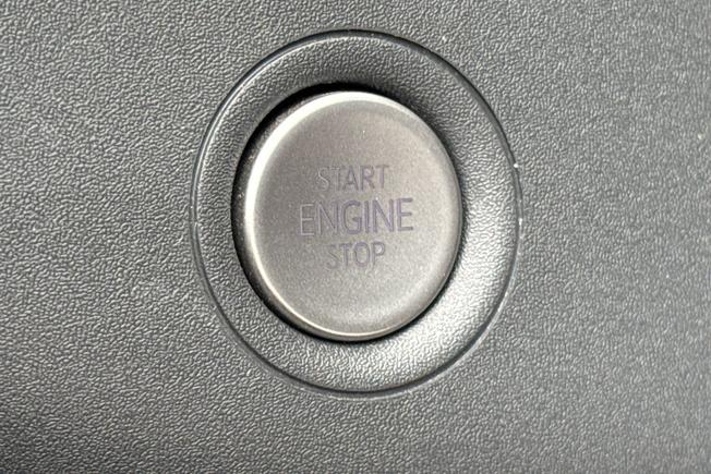 VOLKSWAGEN ID.4 Photo 25
