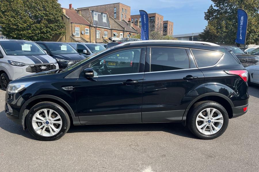 Ford KUGA Photo autoimg-951c3751380c7bb5332e10d05f5c6cd58603a23f.jpg