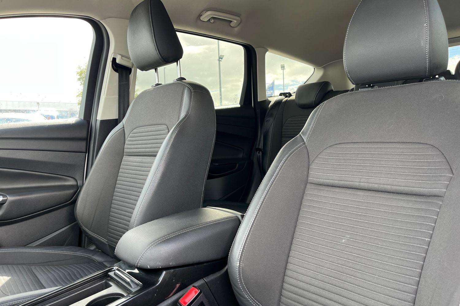 Ford KUGA Photo 18